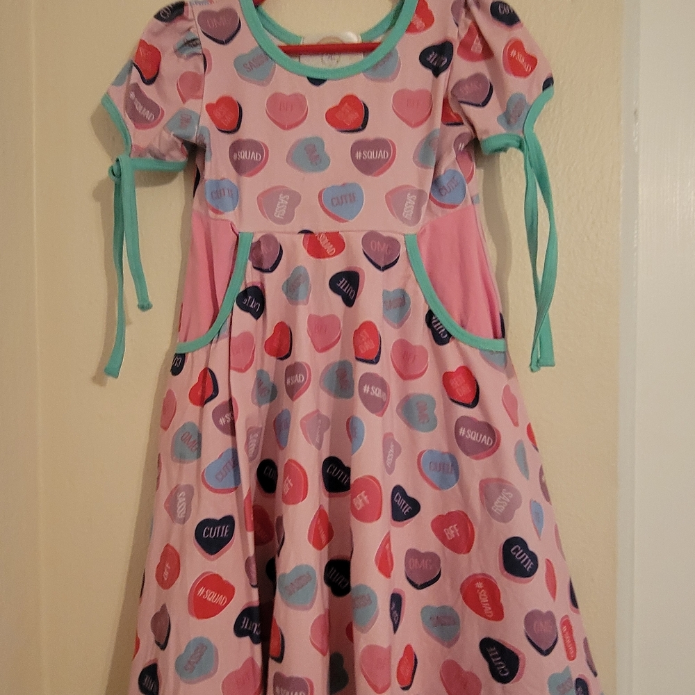 Dresses - Picture 2 of 4